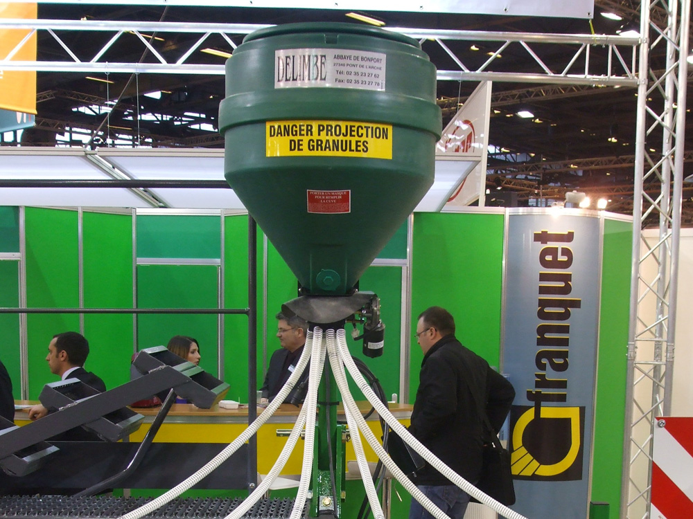 T14 Gravity Feed Applicator