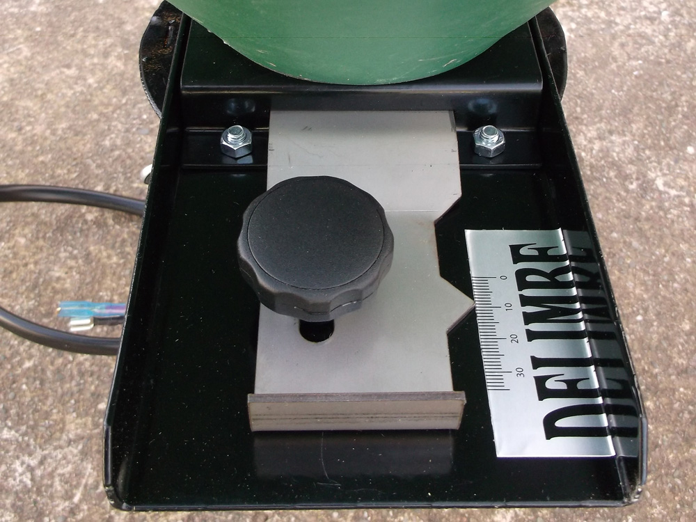 T4 and T5 Slug Pellet & Seed Applicator